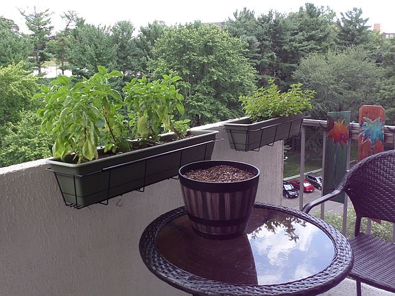 balcony-side