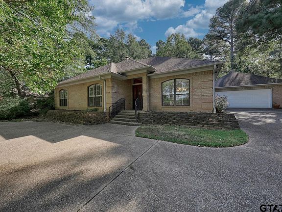 3rd image of 635 Hideaway Ln E