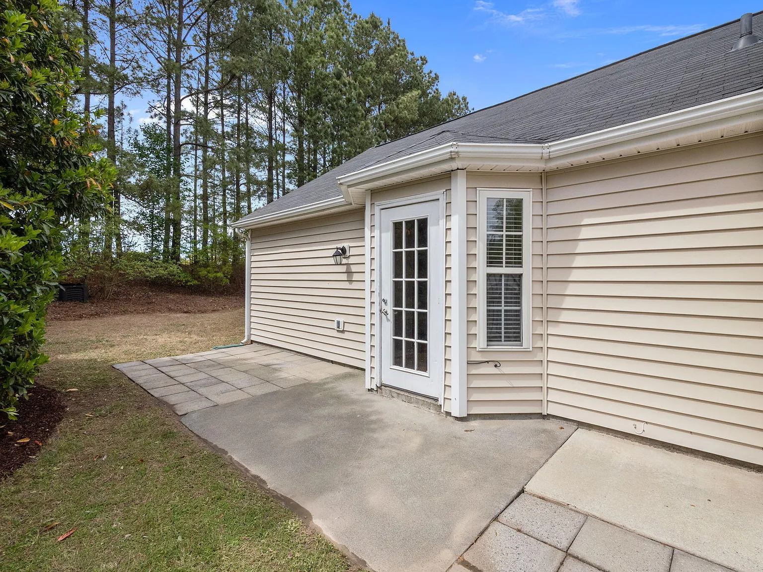 3 bed, 2.0 bath, $1,900 — Photo 4