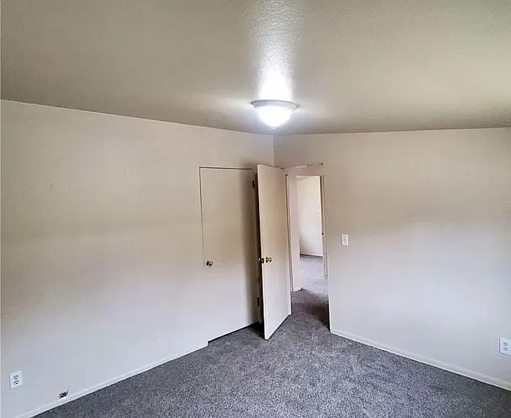 3 bed, 1.5 bath, 1100 sqft, $1,250 — Photo 3
