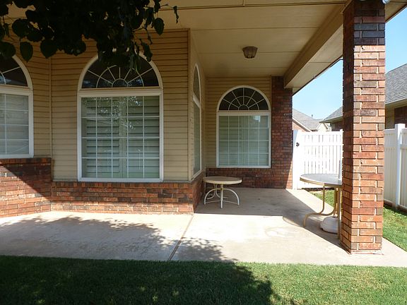 3rd image of 2704 NW 152nd Ter