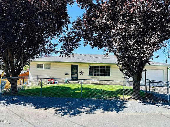 3rd image of 1814 Carlson Dr