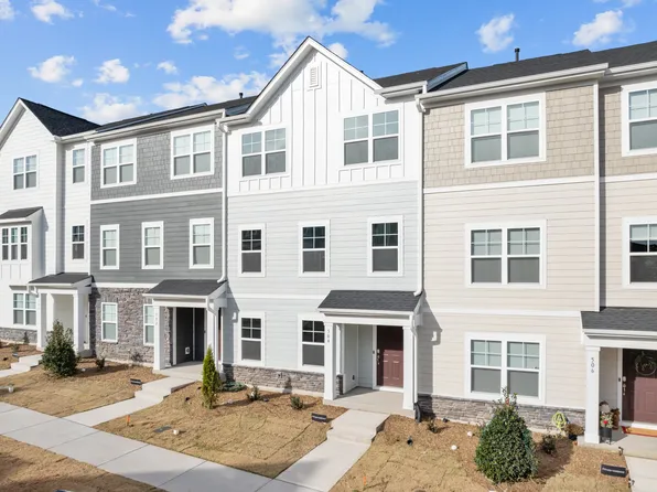 504 Deercroft Dr, Apex, NC 27539