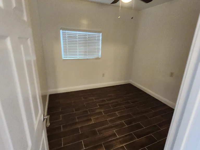 14907 S White Ave — Photo 4