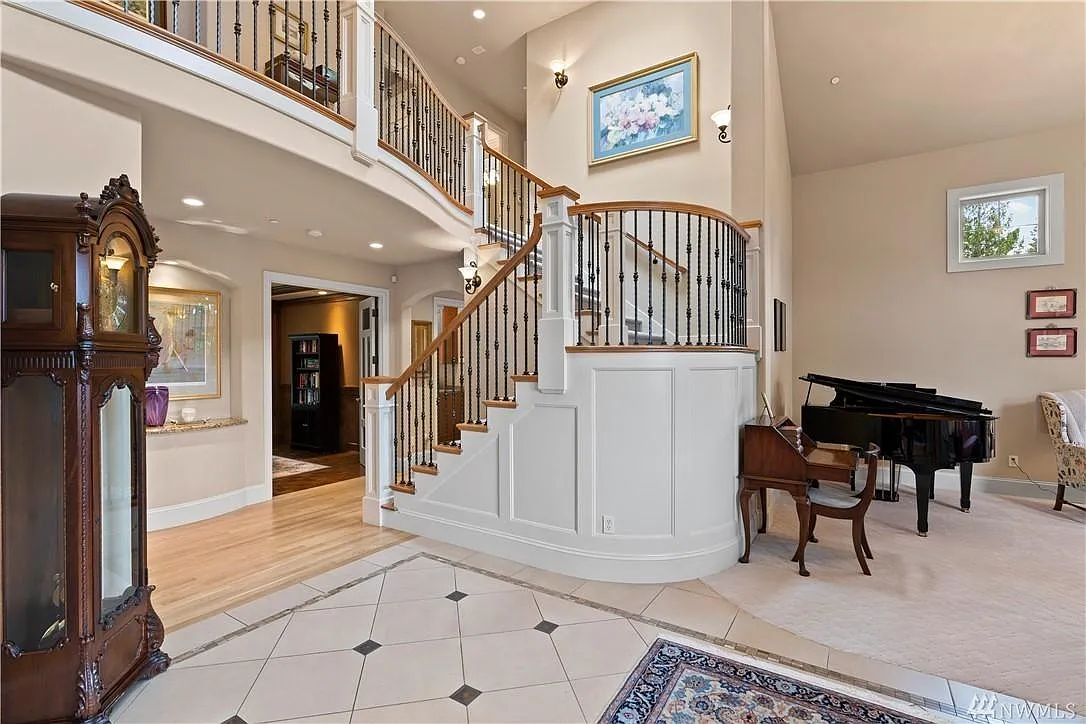 4 bed, 4090 sqft, $8,900 — Photo 3
