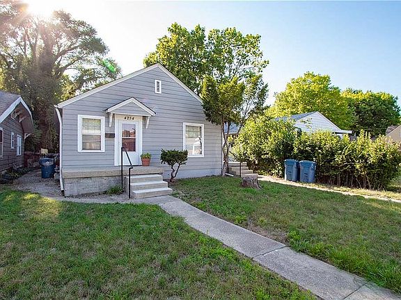 2nd image of 4254 Crittenden Ave #4256