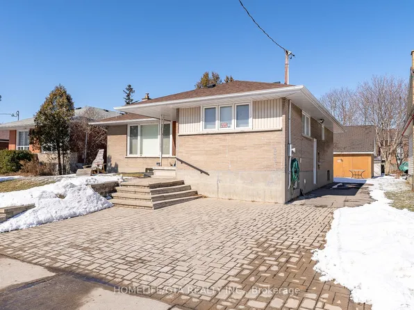 278 Malaga Rd #Basement, Oshawa, ON L1J 1N7