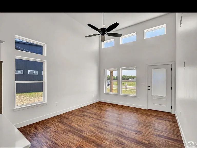 2510 Arlene Pl — Photo 7
