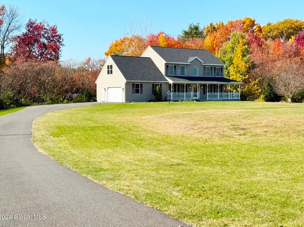 5 Beverly Drive, West Sand Lake, NY 12196