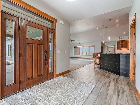 3rd image of 286 Windsong Way