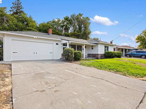 2nd image of 2136 Holbrook Dr