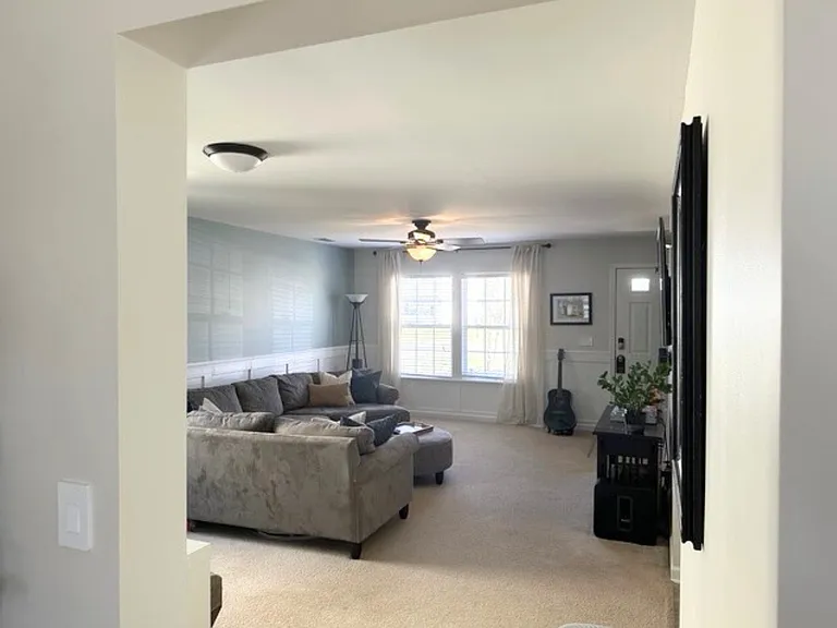 1026 Village Green Ln — Photo 6