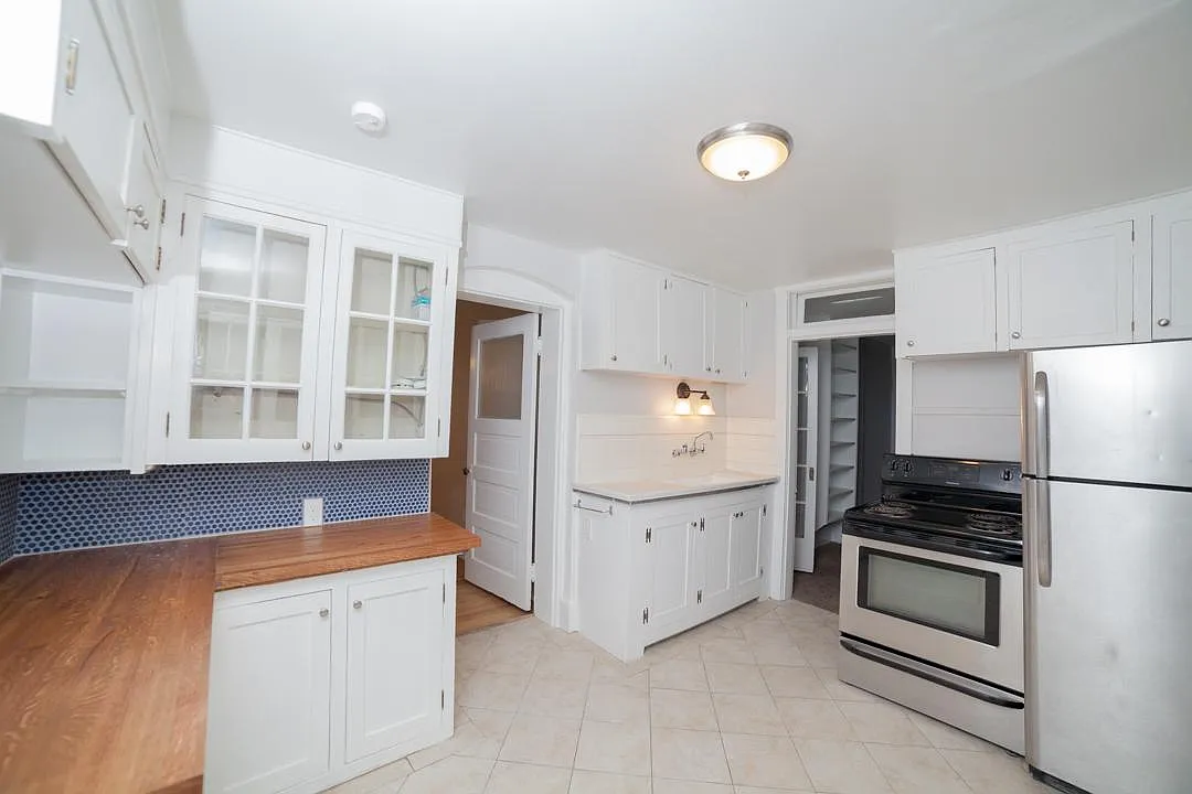 122 N Canyon Road — Photo 1
