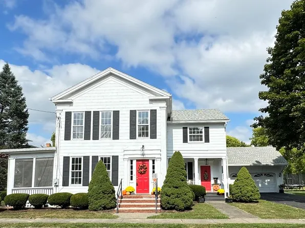 105 Old Hopkins St, Athens, PA 18810