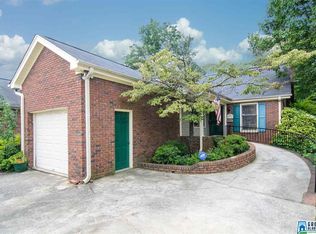 1026 Vestavia Manor Dr, Vestavia Hills, AL 35216
