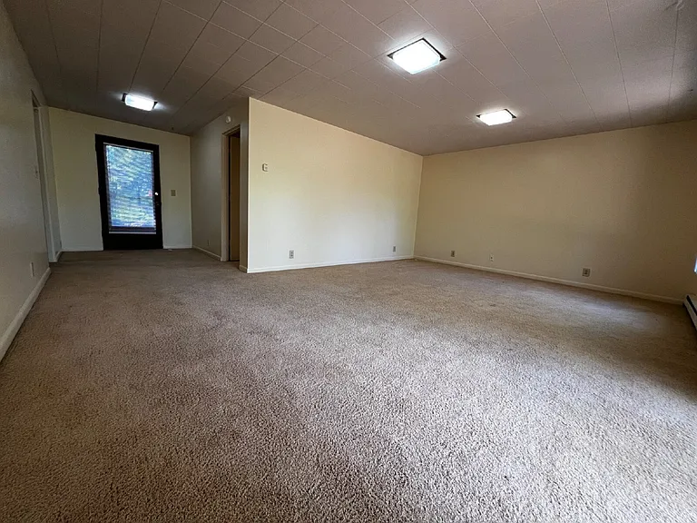 305 E 39th Ave — Photo 24