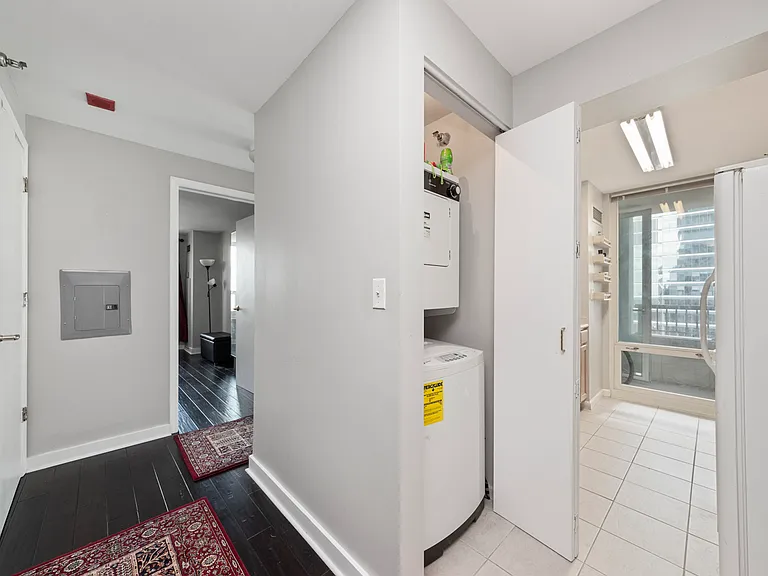 345 N La Salle Dr #2203 — Photo 3