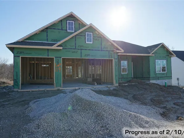 168 Stonebridge Bluff Dr, Maryville, IL 62062