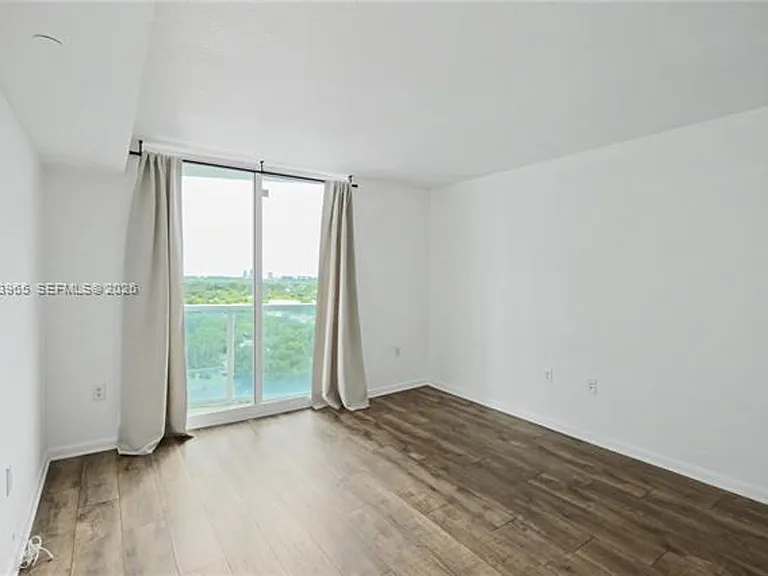 2101 Brickell Ave #CU-1611 — Photo 11