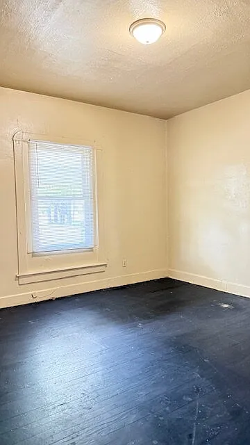 3 bed, 1.0 bath, $695 — Photo 3