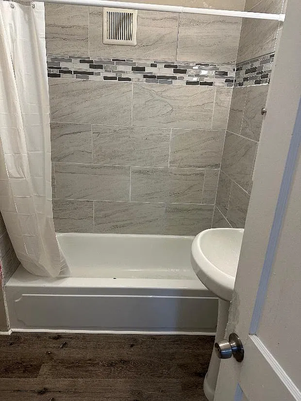 6 bed, 1.5 bath, 1545 sqft, $2,200 — Photo 2