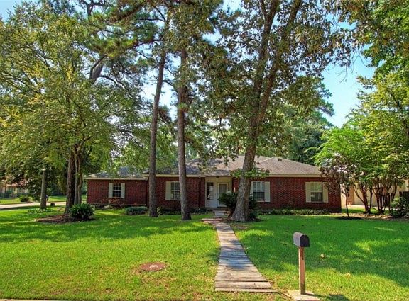 2nd image of 3219 Wedgewood Cir