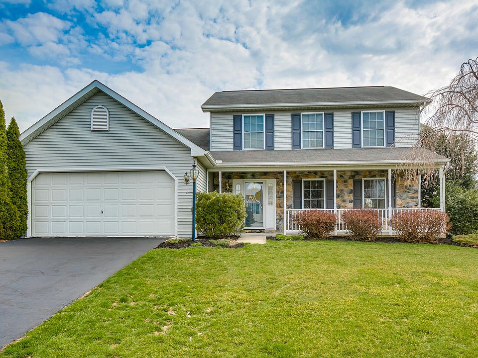 1st image of 132 Orchard Hill Dr