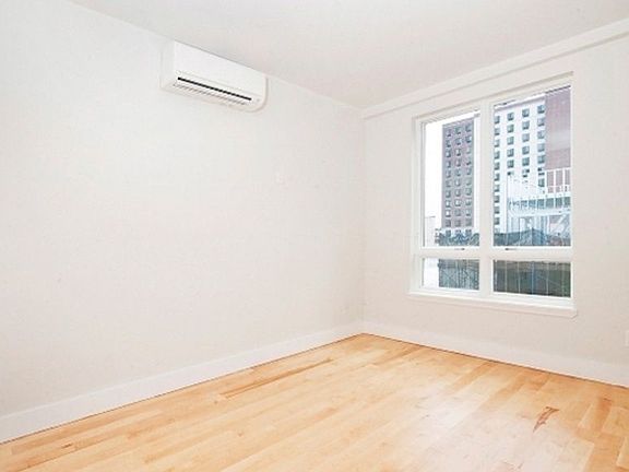 3rd image of 836 Dekalb Ave #3M