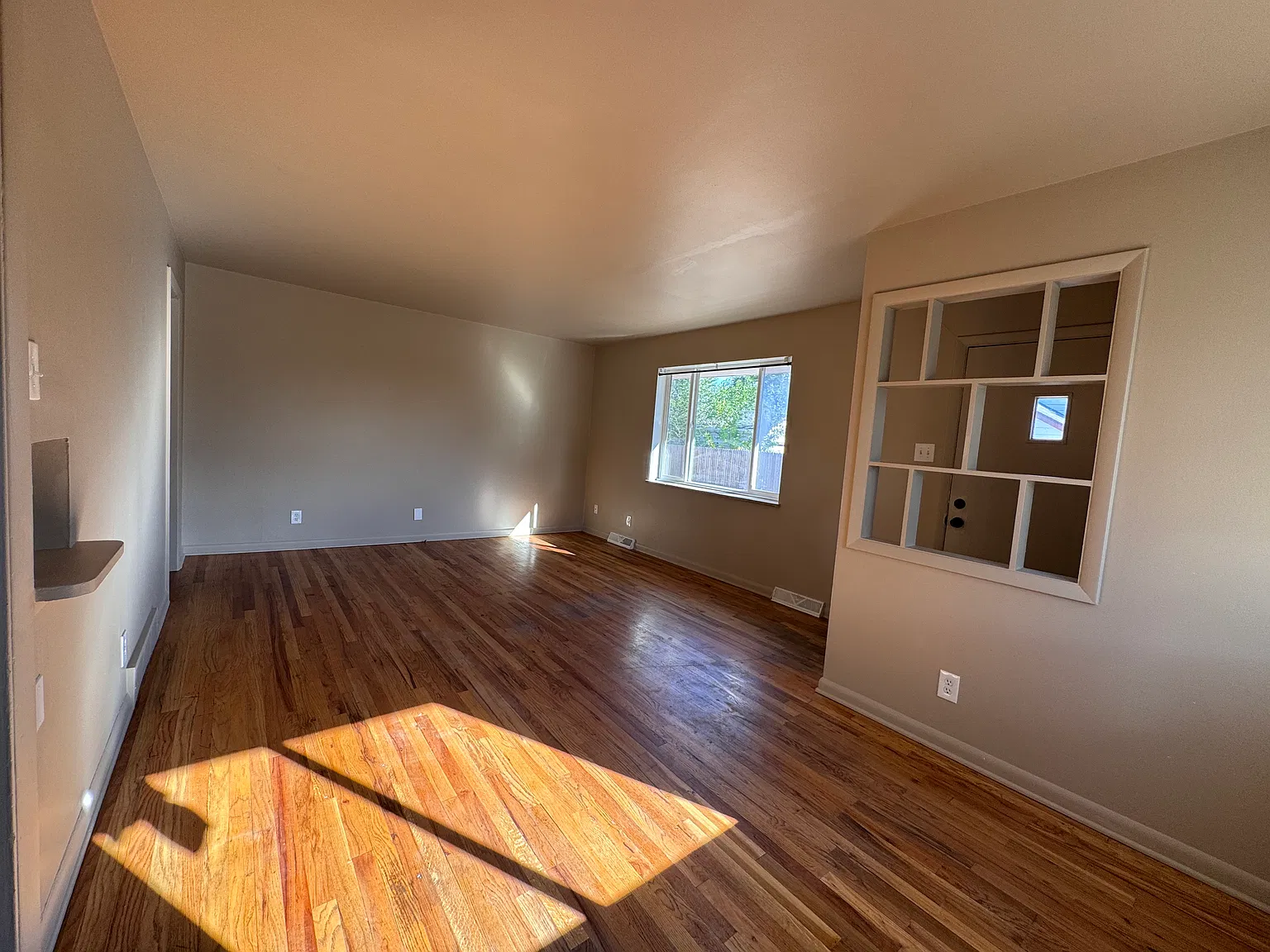 2 bed, 1000 sqft, $2,000 — Photo 3