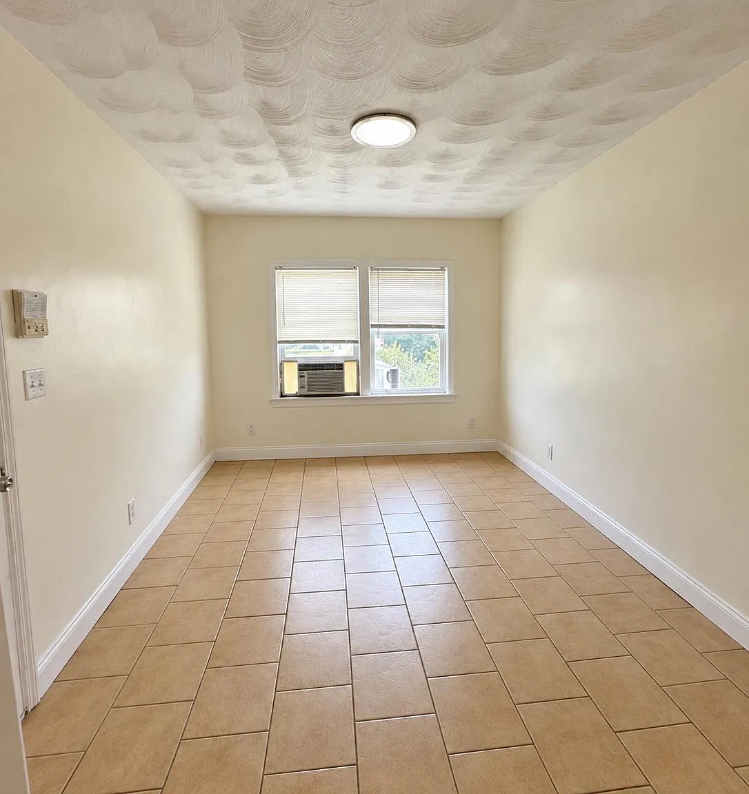 3 bed, $2,700 — Photo 4