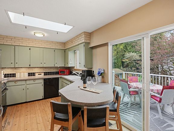 5th image of 10523 Dunlop Rd