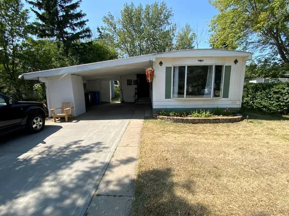 25 Mobile Dr NE, Three Hills, AB T0M 2A0