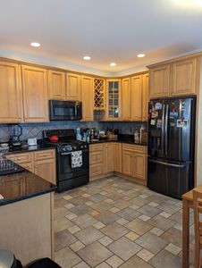 86 Brown St APT 1, Waltham, MA, 02453