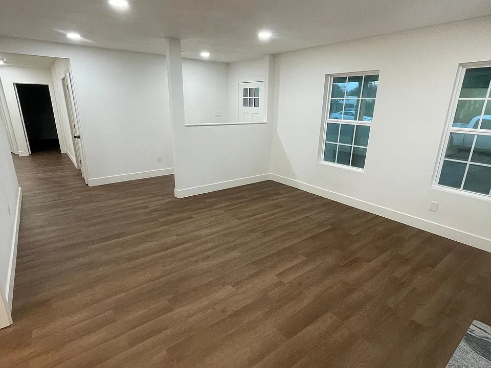 beautiful TV room