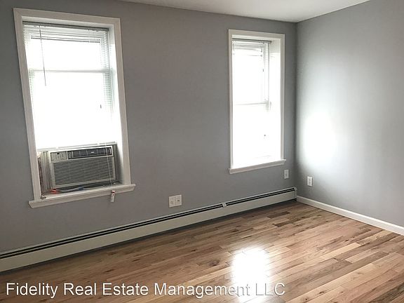 3rd image of 119 Liberty St #89