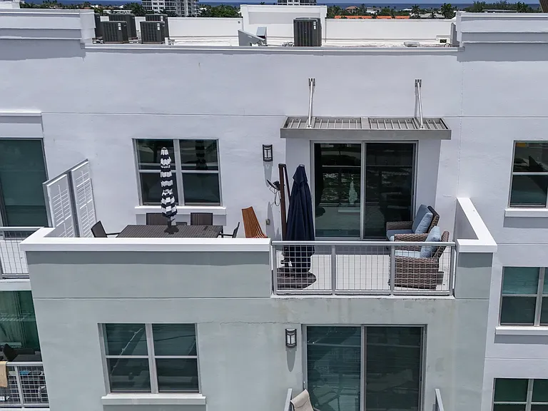 236 SE 5th Ave #410 — Photo 20