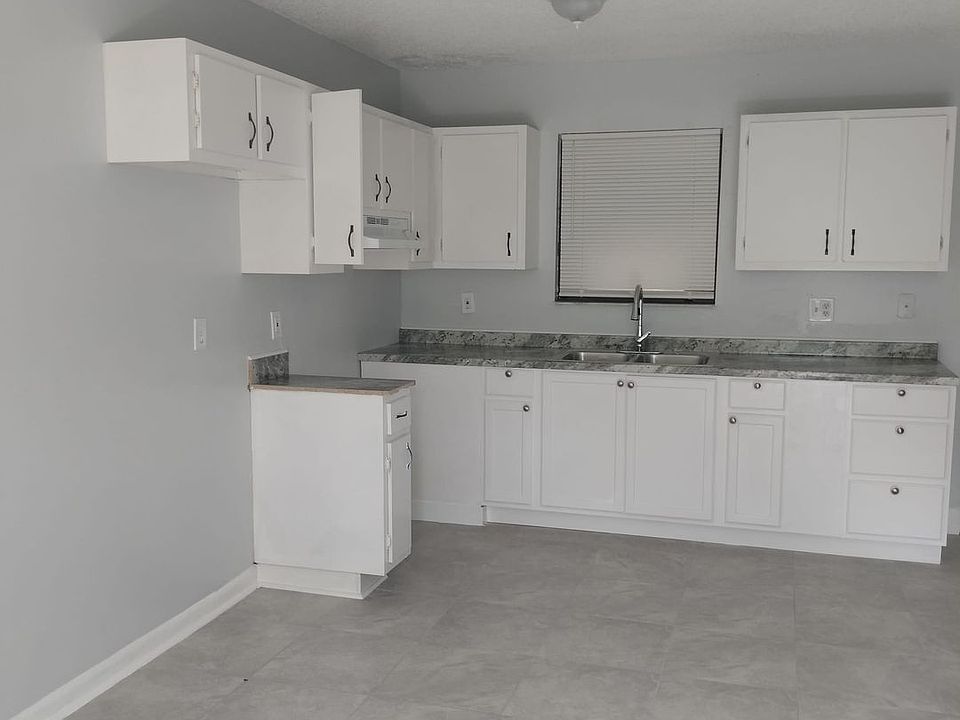 1st image of 26 E 59th St APT 600