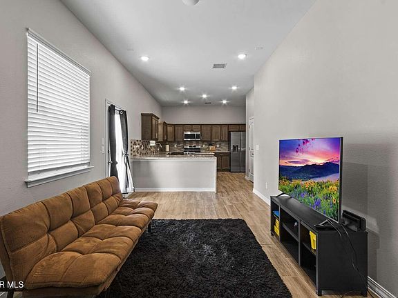 5th image of 413 Villa Sol Ct