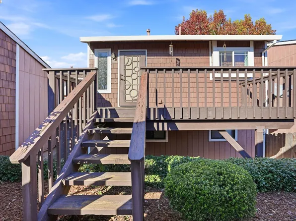 1820 Dalessi Ln, Pinole, CA 94564