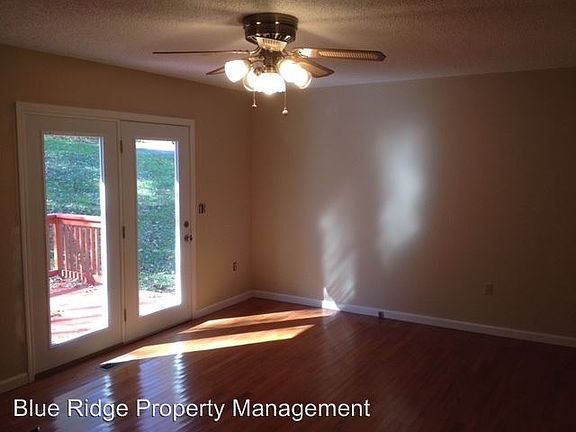 3rd image of 408 Lewis Ln
