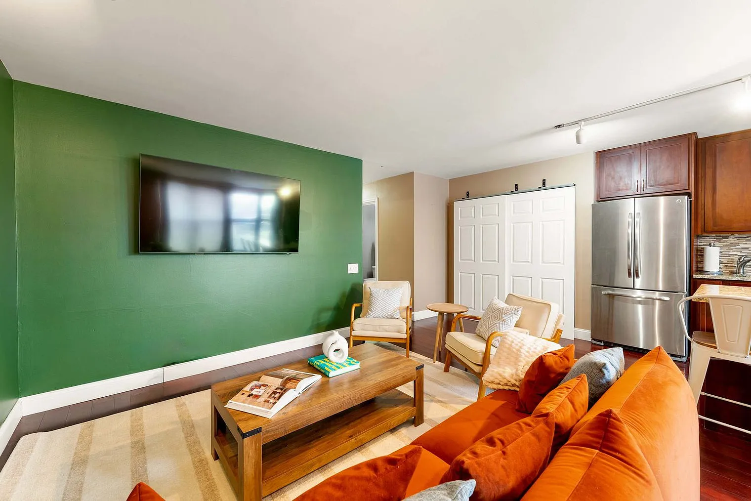 1 bed, 1.0 bath, 699 sqft, $2,805 — Photo 4