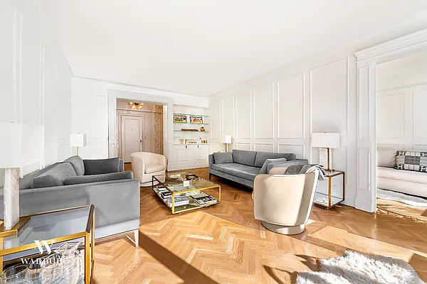 Sold by Warburg | media 25