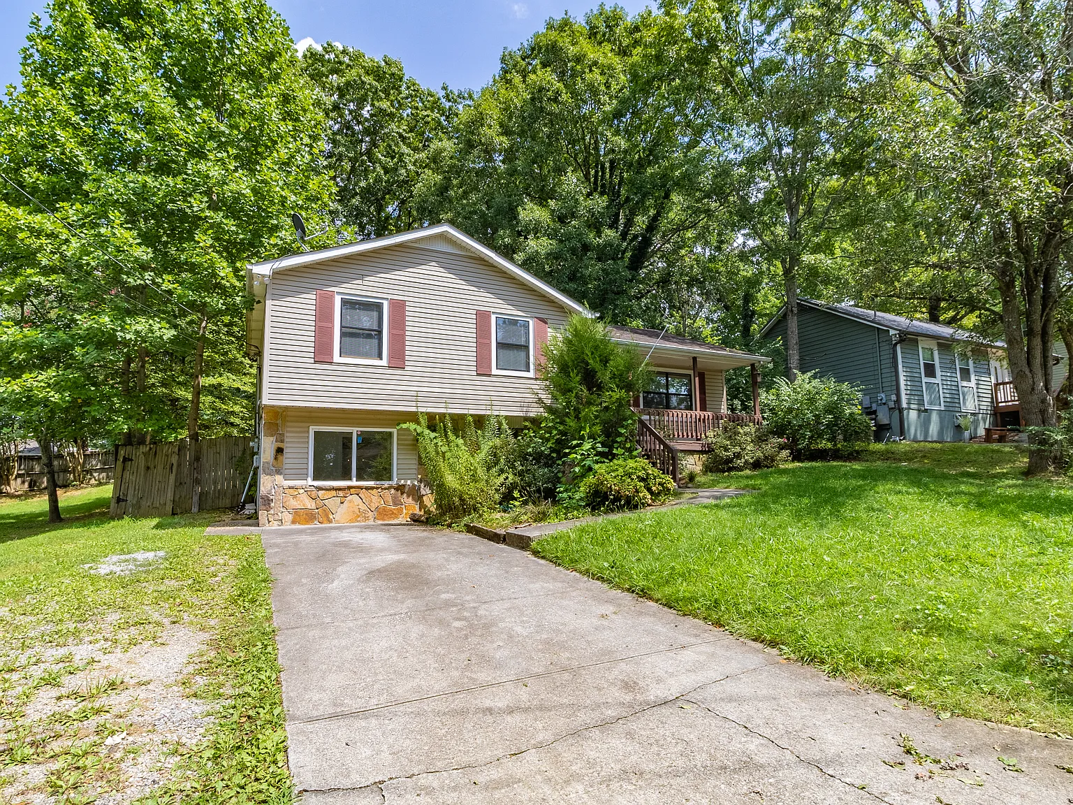 4 bed, 1677 sqft, $2,300 — Photo 2