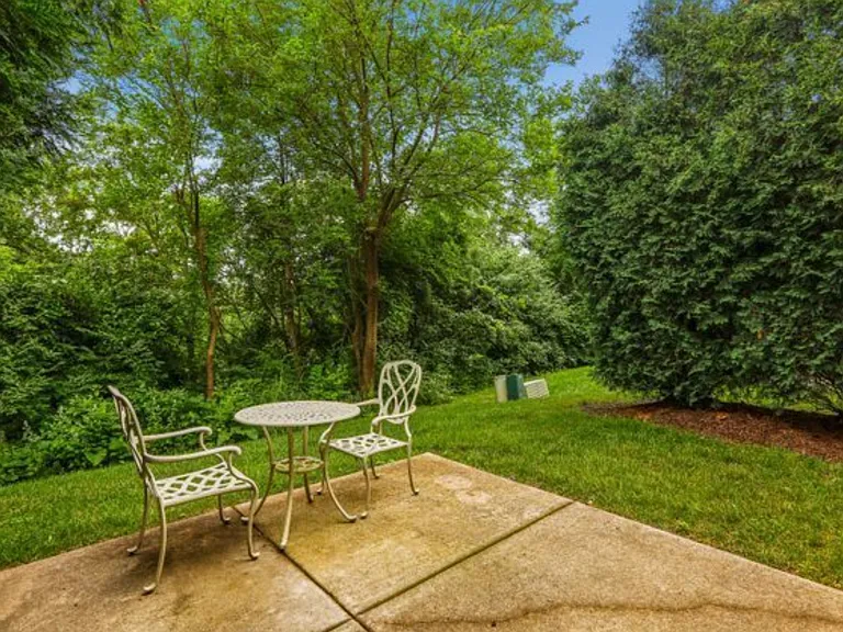 3165 Bromley Ln — Photo 8