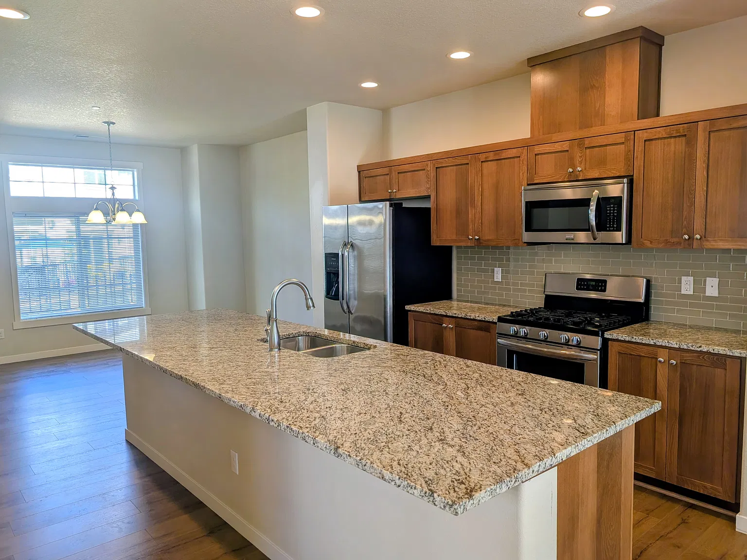 3 bed, 3.5 bath, 1651 sqft, $2,650 — Photo 4