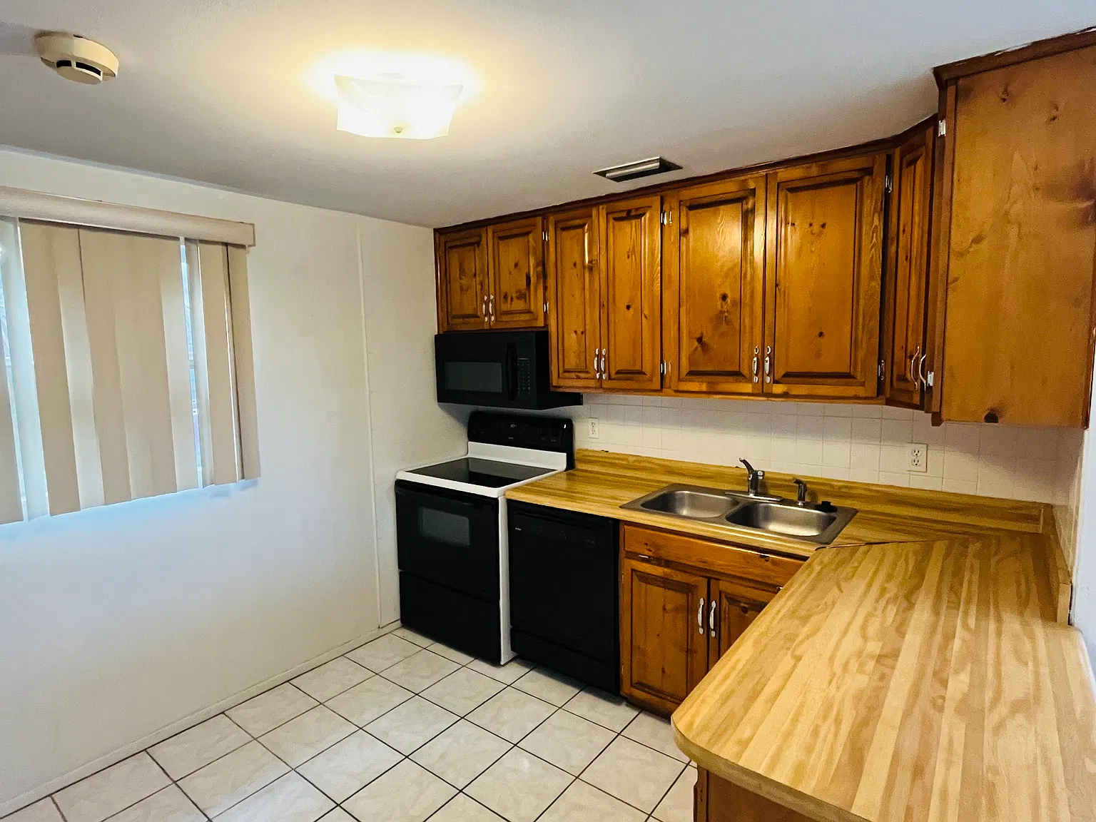 2 bed, 812 sqft, $1,695 — Photo 4