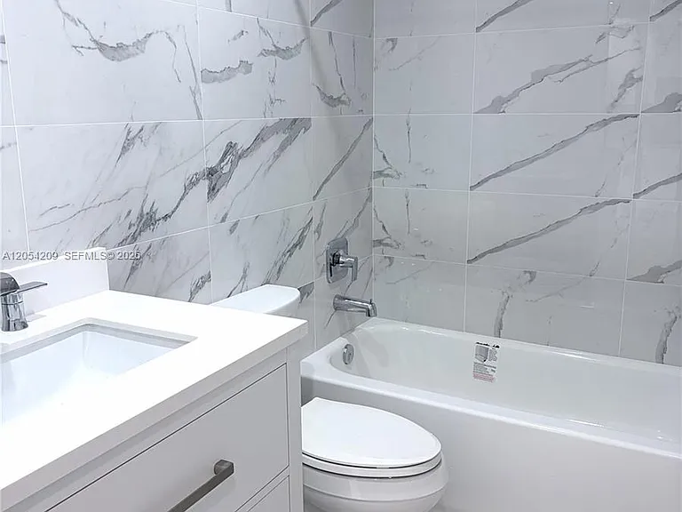 3809 SW 82nd Ave #V-20 — Photo 11