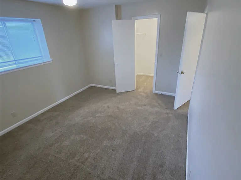 The Retreat at Woodlands Apartments — Photo 39