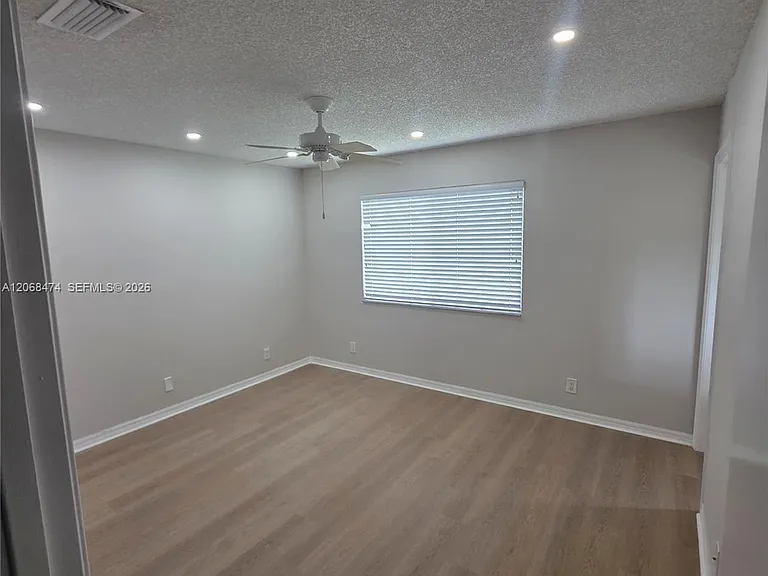 4730 Lago Vista Dr — Photo 31