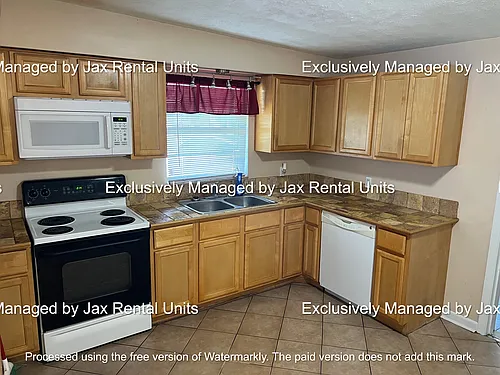628 Meteor St Photo 1